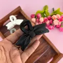Bow matte finish hair claw-Medium